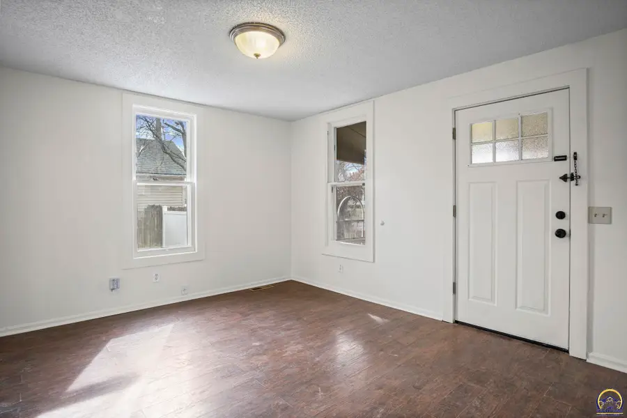 1128 Pennsylvania St, Lawrence, KS 66044 - #3