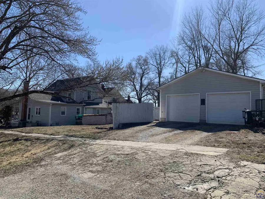 500 Walnut St, Valley Falls, KS 66088 - #2