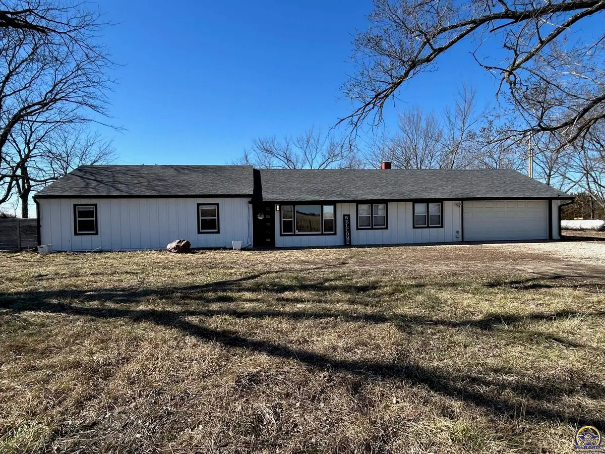 8039 SE Berryton Rd, Berryton, KS 66409 - #1