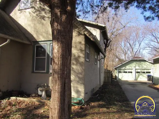 1035 SW Randolph Ave, Topeka, KS 66604-1754 - #2