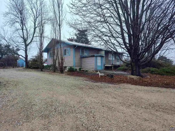 14790 U Road, Mayetta, KS 66509