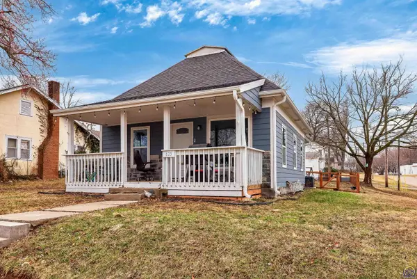 625 New Jersey Ave, Holton, KS 66436