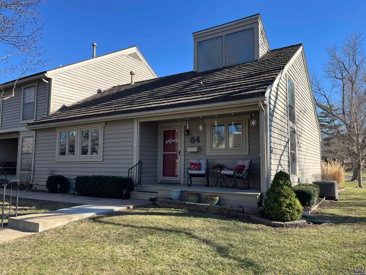 64 SW Pepper Tree Ln, Topeka, KS 66611 - #1