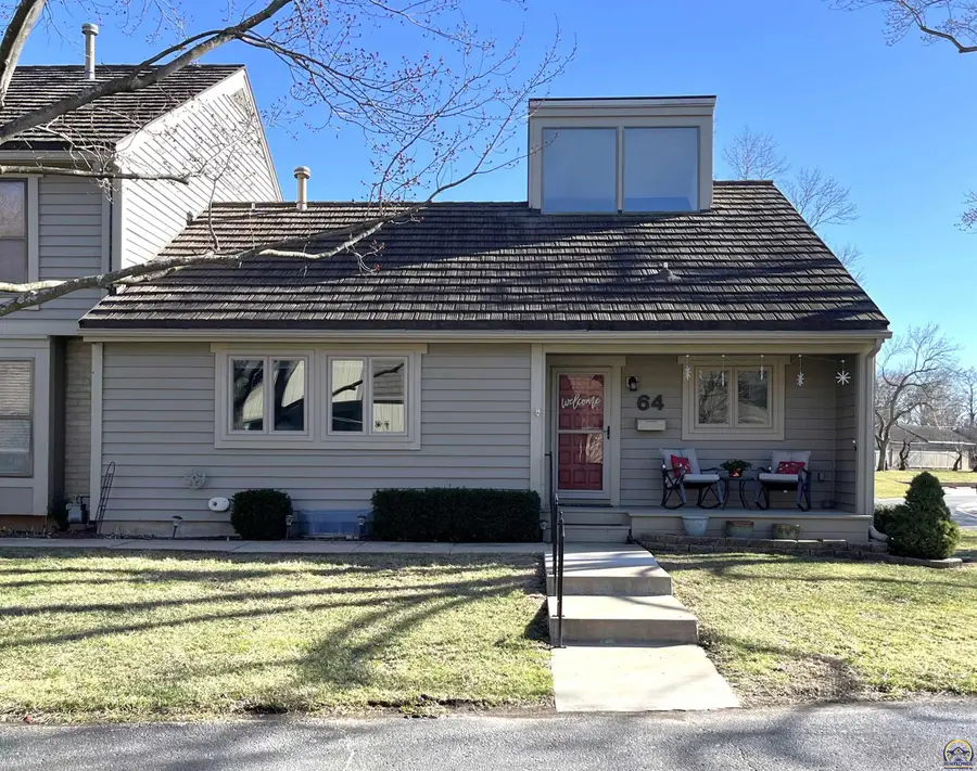 64 SW Pepper Tree Ln, Topeka, KS 66611 - #2