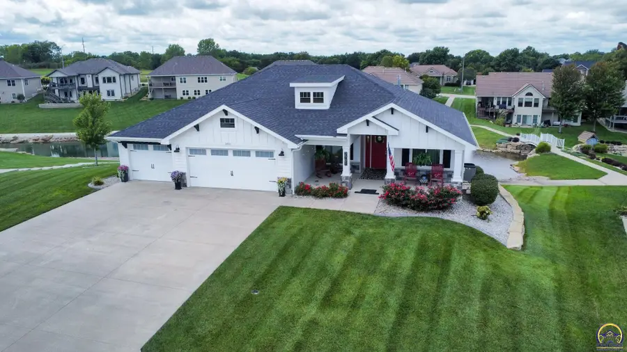 2701 Twin Lakes Dr, Emporia, KS 66801 - #2