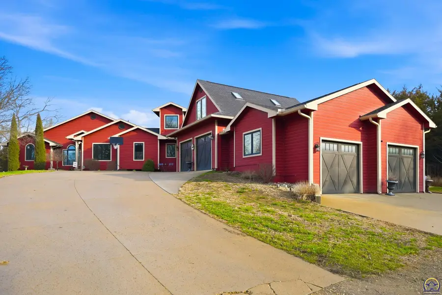 6016 NE Olympia St, Topeka, KS 66617 - #2