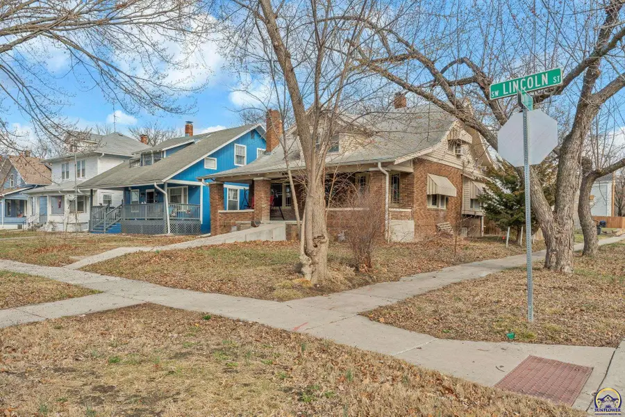 1034 SW Lincoln St, Topeka, KS 66604 - #2