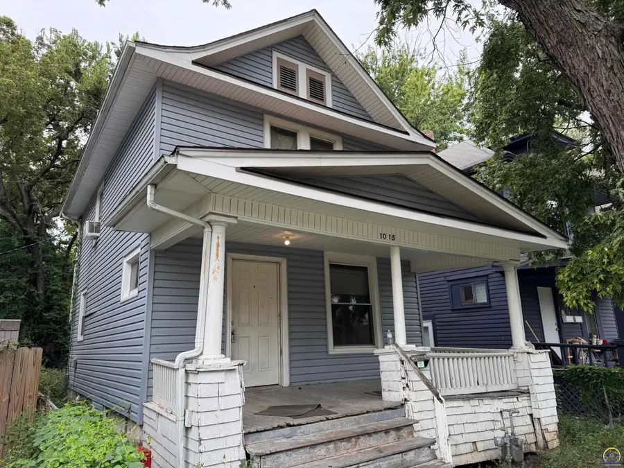 1015 SW 16th St, Topeka, KS 66604 - #2