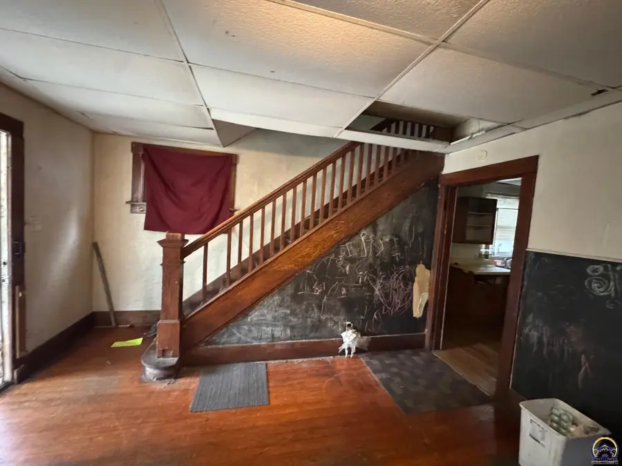 1015 SW 16th St, Topeka, KS 66604 - #3