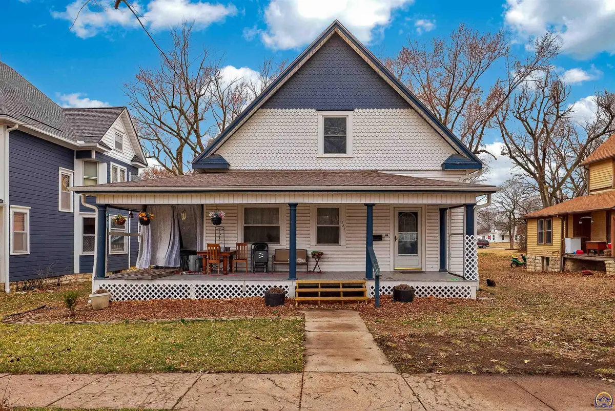 523 Kansas Ave, Holton, KS 66436 - #1