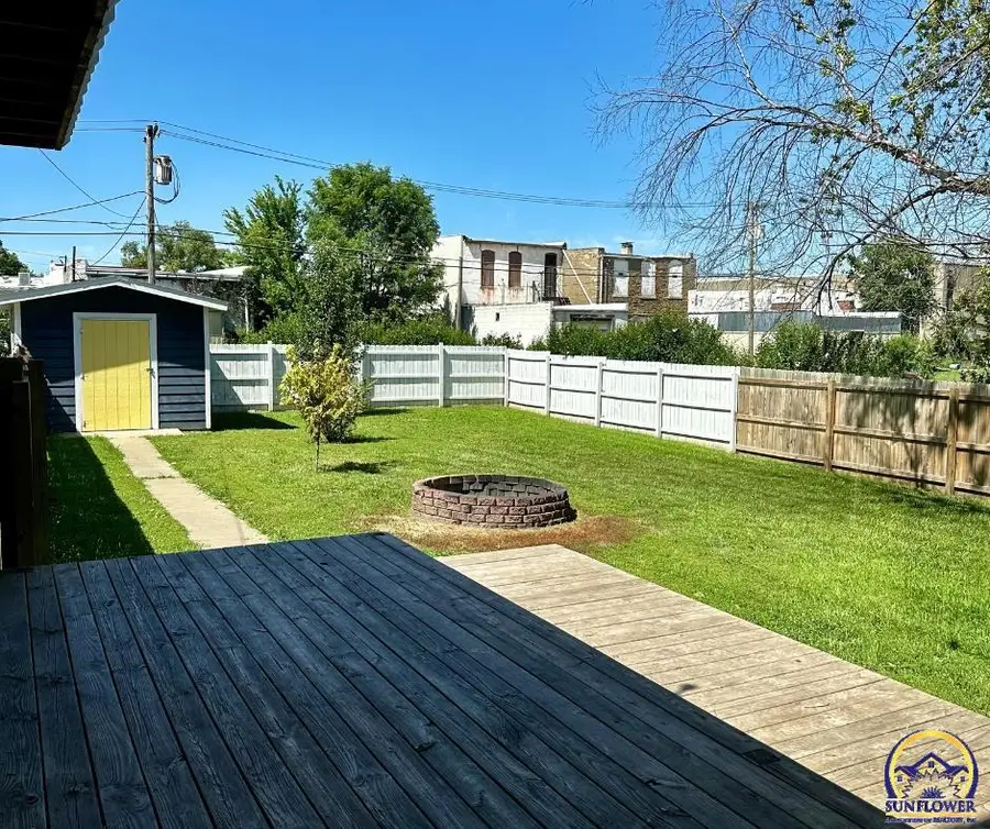 122 W Fremont Ave, Burlingame, KS 66413 - #3