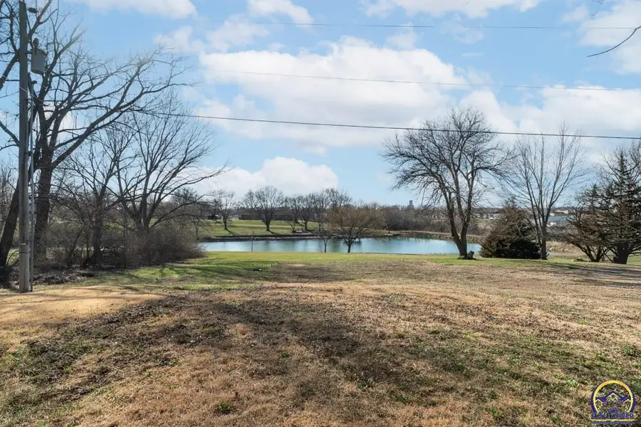 672 High View Rd, Meriden, KS 66512 - #2