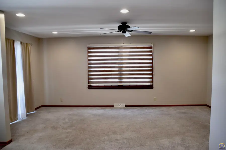 3209 SW 29th Ter, Topeka, KS 66614 - #3