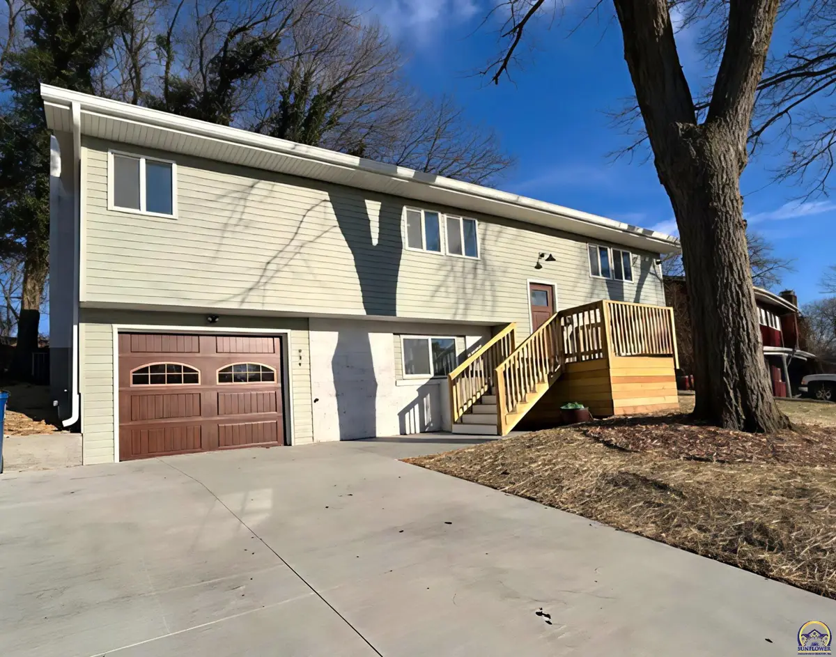 934 Pamela Ln, Lawrence, KS 66049 - #1