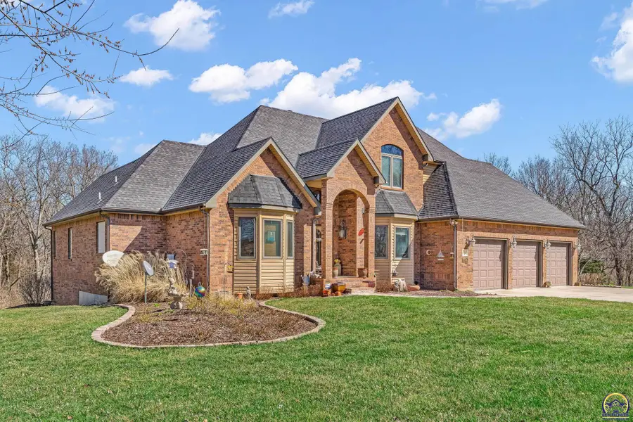 10125 Saddle Creek Dr, Harveyville, KS 66431 - #3