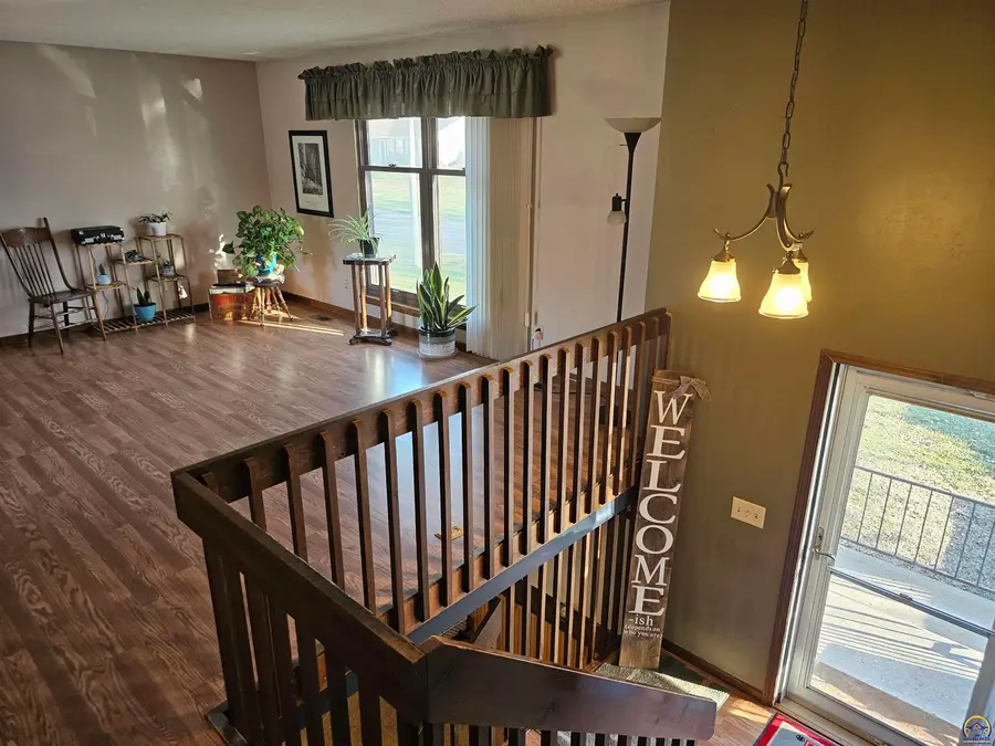 1450 SE 43rd St, Topeka, KS 66609 - #2