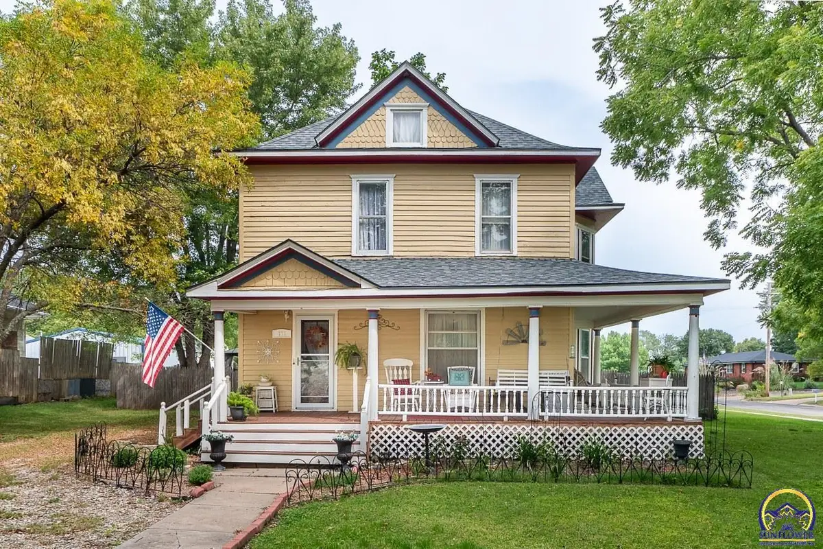 111 E 10th St, Alma, KS 66401 - #1