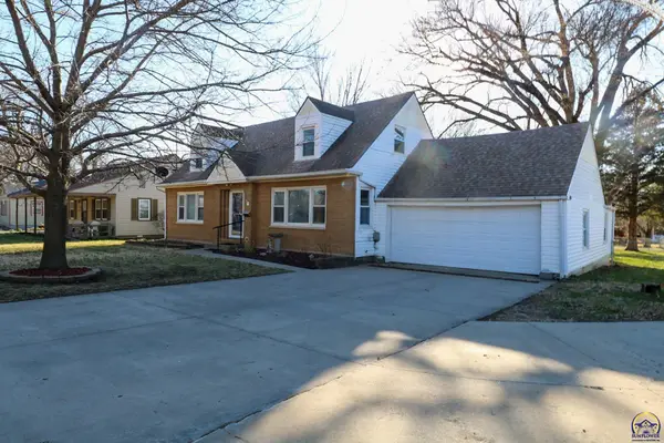 1041 Sunnyslope St, Emporia, KS 66801