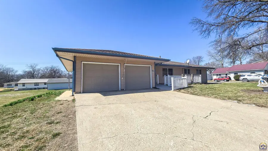 1589 2nd Ave W, Horton, KS 66439 - #2