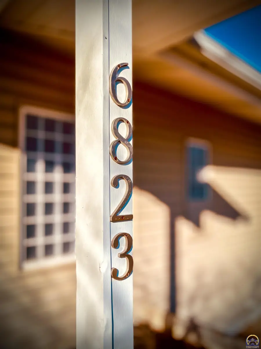 6823 SW Knoll Ct, Topeka, KS 66619 - #2