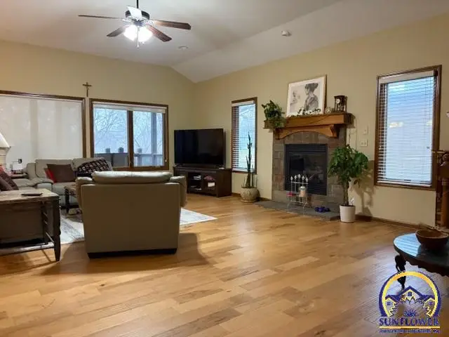 4420 SW Shenandoah Rd, Topeka, KS 66610 - #2