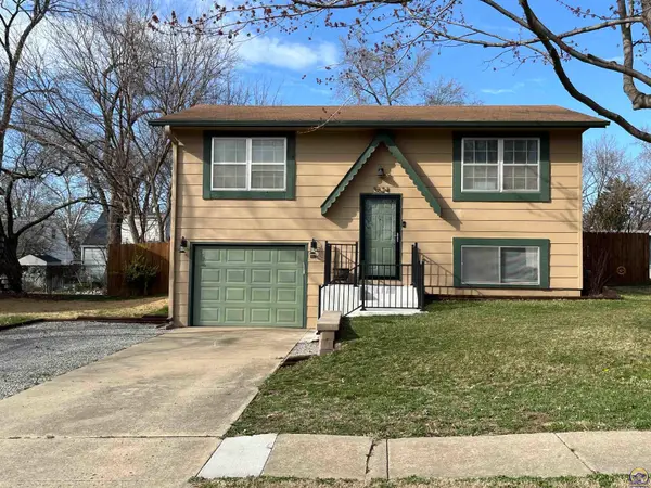 3624 SW Cambridge Ter, Topeka, KS 66610