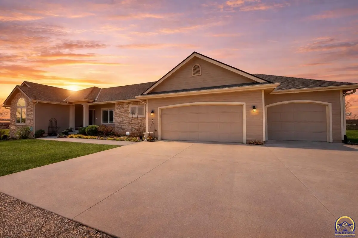 2141 SE Ratner Rd, Tecumseh, KS 66542 - #1