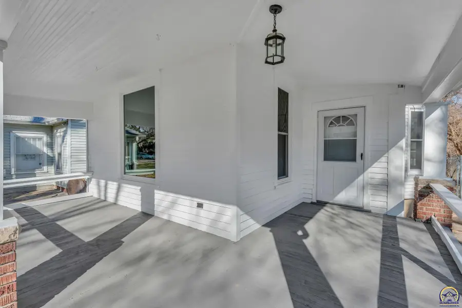 1192 SW Fillmore St, Topeka, KS 66604 - #2