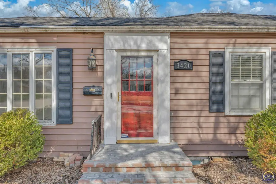 3420 SW Huntoon St, Topeka, KS 66610 - #3