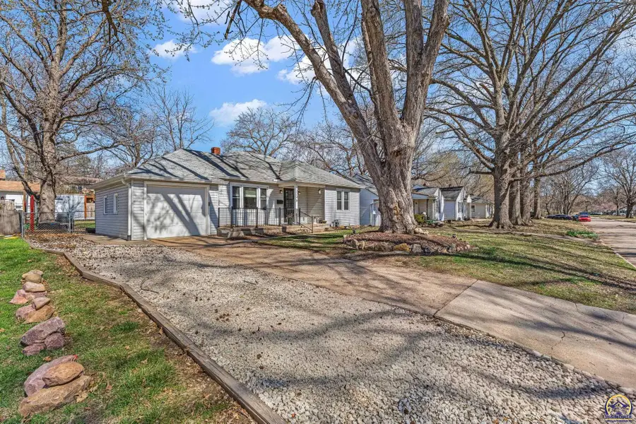 3246 SW Sena Dr, Topeka, KS 66604 - #2