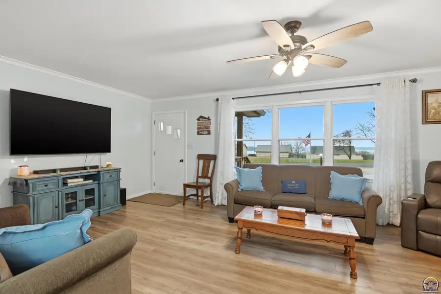 208 Sunflower Blvd, Ozawkie, KS 66070 - #3