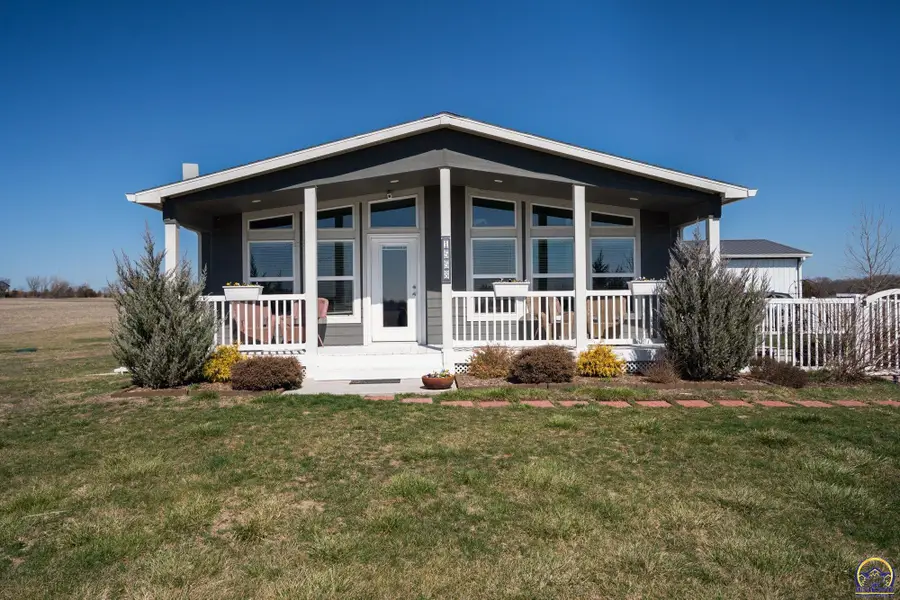 1558 N 450 Rd, Baldwin City, KS 66006 - #2