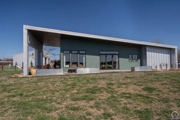 1564 N 450 Rd, Baldwin City, KS 66006