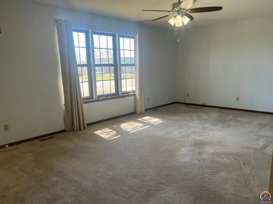 2624 NE 37th Ter, Topeka, KS 66617 - #3