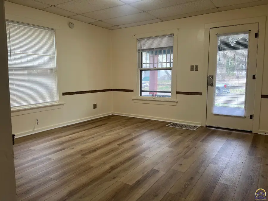 1800 SW Lincoln St, Topeka, KS 66604 - #2