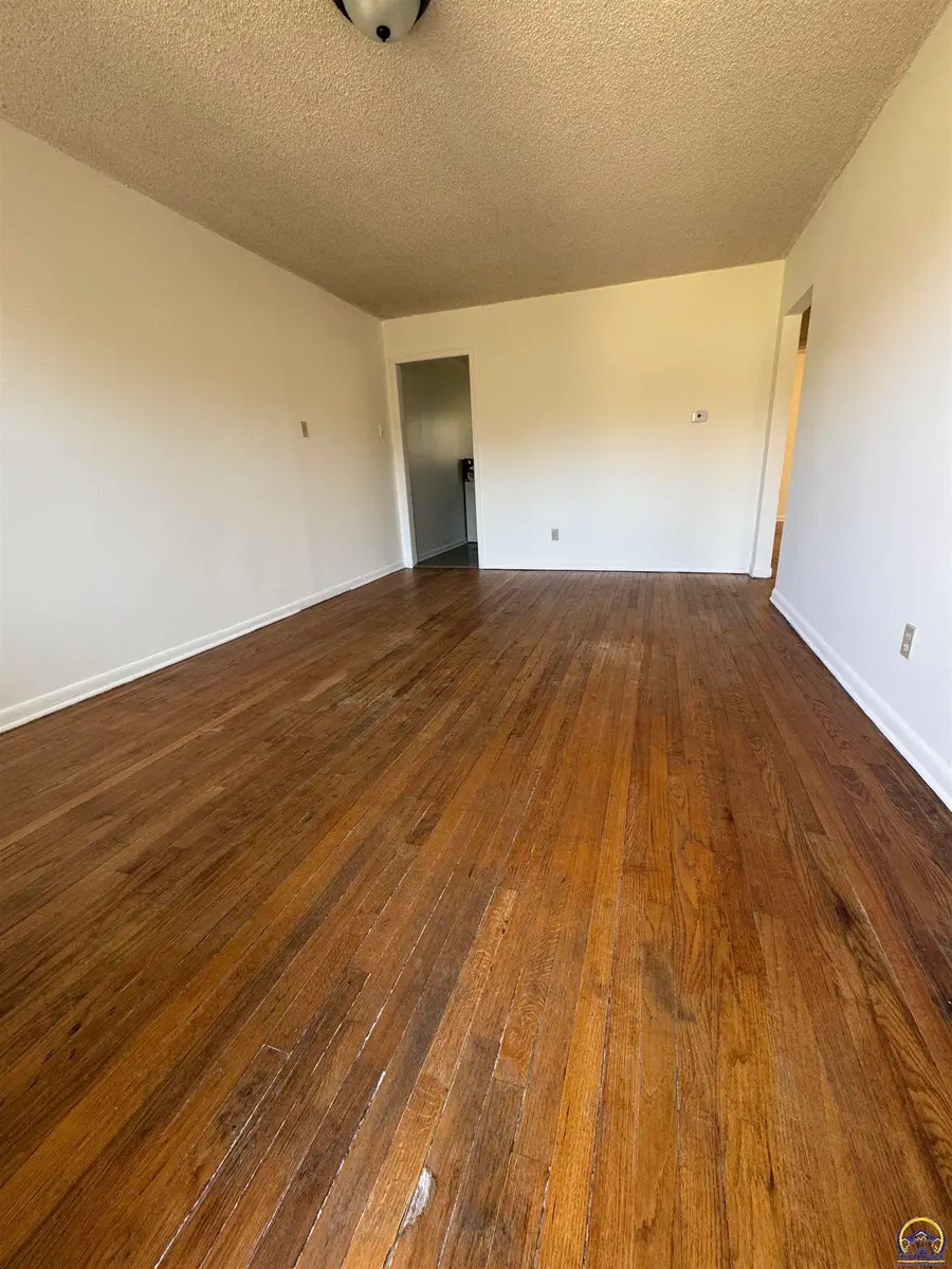 824/826 SE 14th St, Topeka, KS 66607 - #2