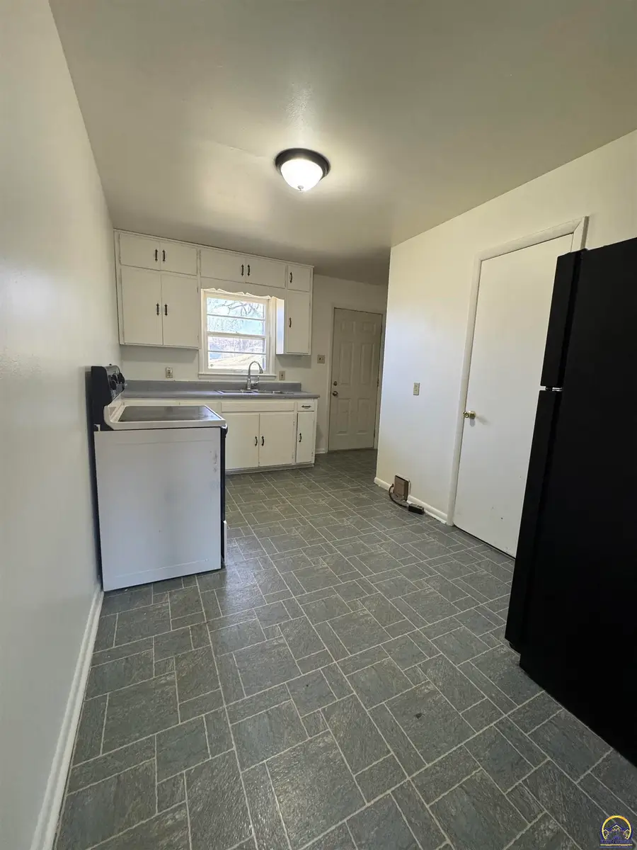 829/831 SE 14th St, Topeka, KS 66607 - #3