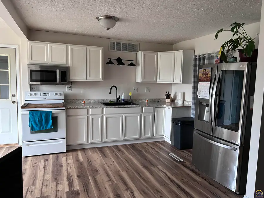 1657 Road Y, Neosho Rapids, KS 66864 - #3