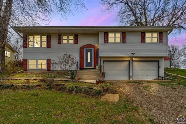 7700 Trail Rd, Meriden, KS 66512