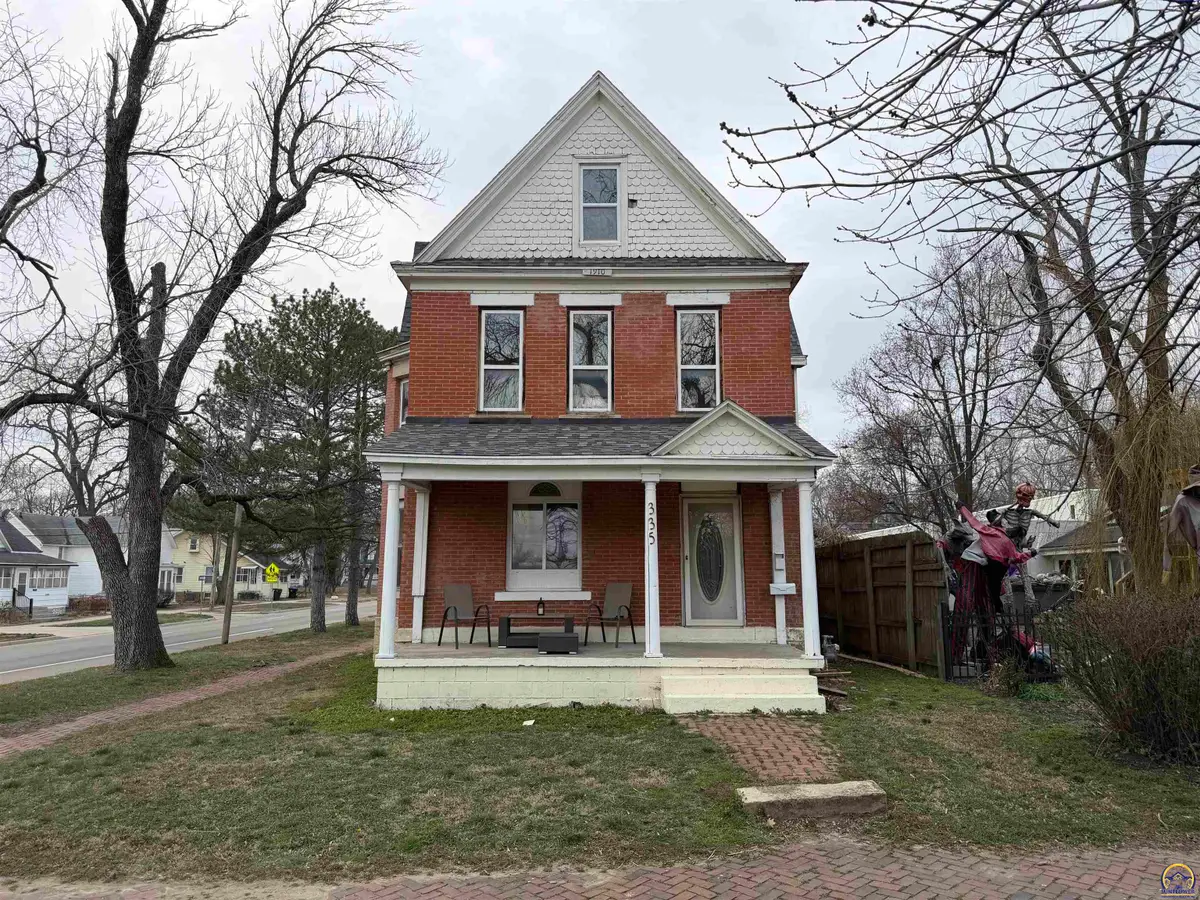 335 SW Western Ave, Topeka, KS 66606 - #1