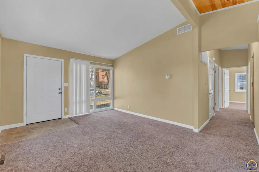 909 SW 31st St, Topeka, KS 66611 - #3