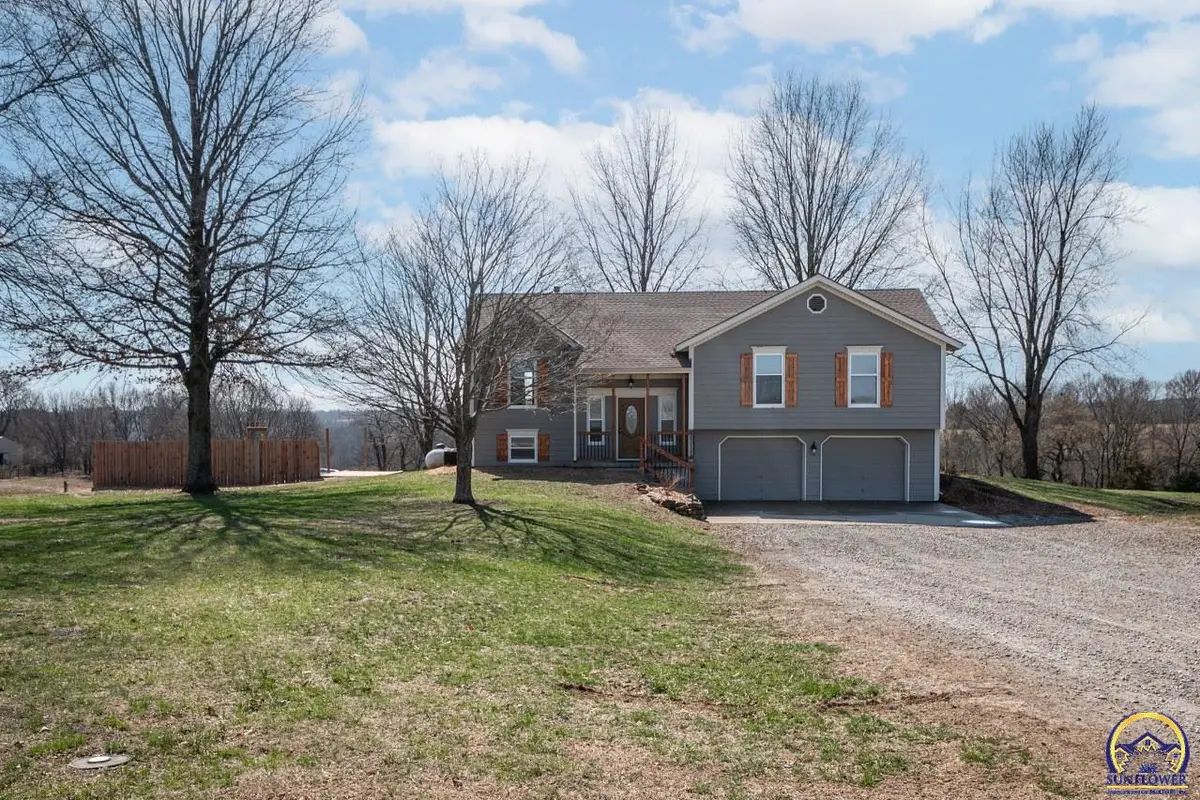 18879 Kickapoo Ridge Rd, Leavenworth, KS 66048 - #1