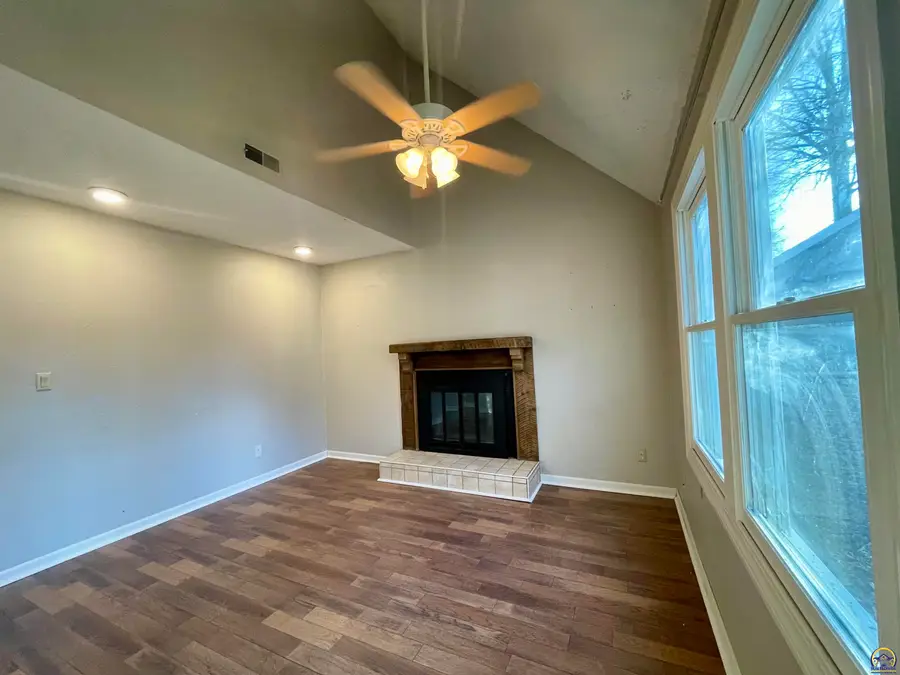 306 Northwood Ln, Lawrence, KS 66044 - #3