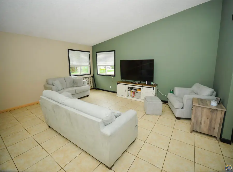 2213 W 22nd Ave, Emporia, KS 66801-7930 - #2