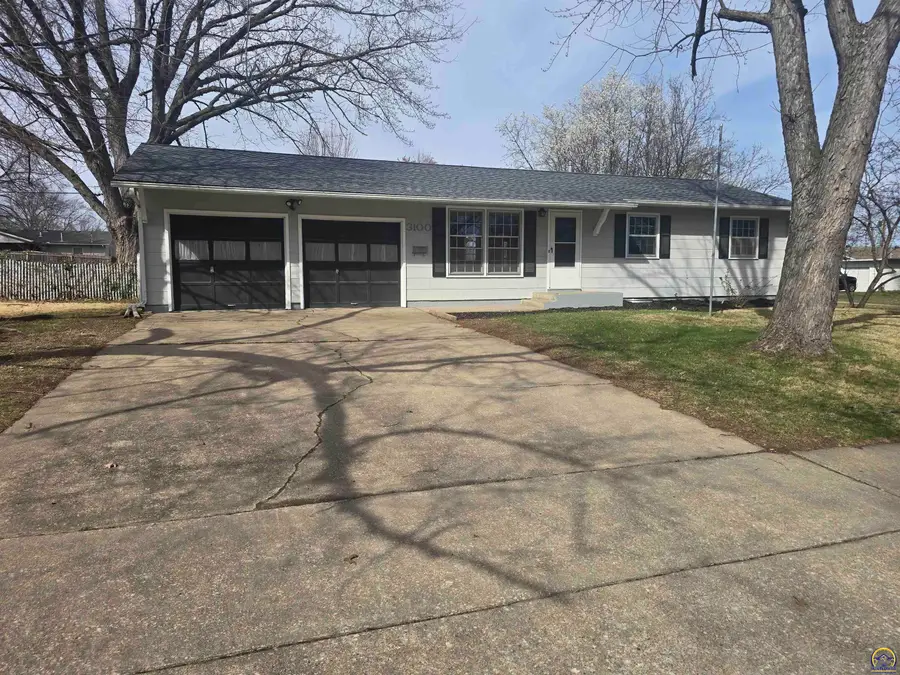 3100 SW 31st St, Topeka, KS 66614 - #2
