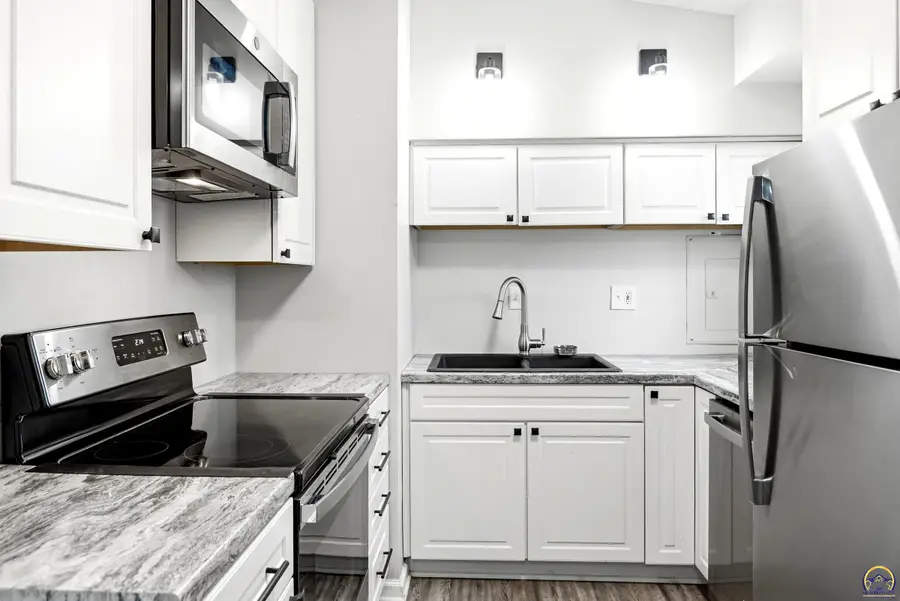 3120 SW Central Park Ave, Topeka, KS 66611 - #3