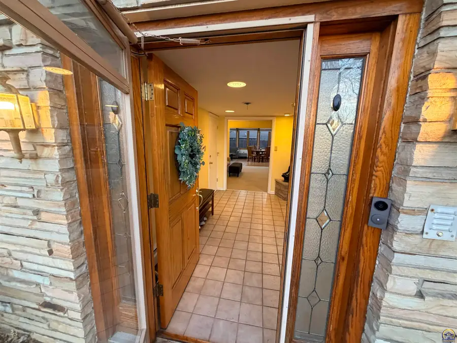 2324 SW Meadow Ct, Topeka, KS 66614 - #3