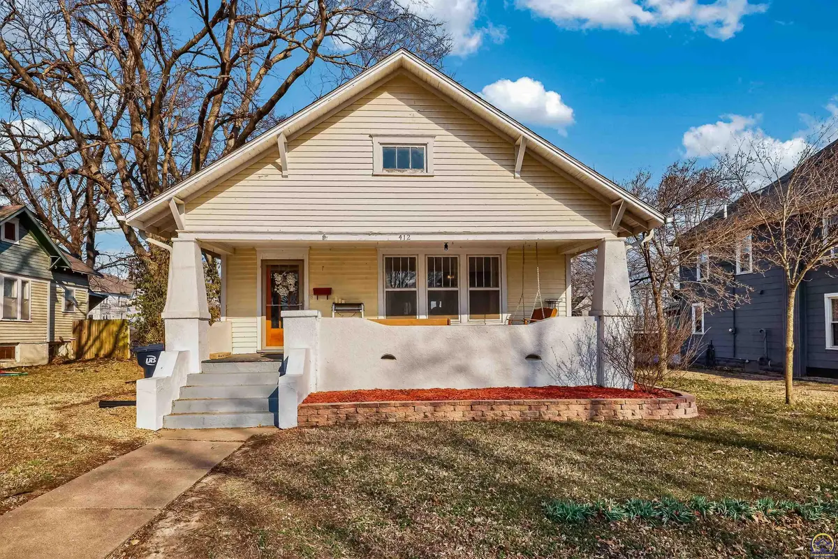 412 Iowa Ave, Holton, KS 66436 - #1