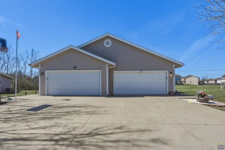 7355 SW 23rd Ct, Topeka, KS 66614 - #2