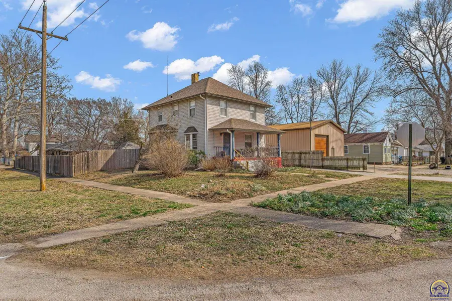 502 Orange St, Rossville, KS 66533 - #2